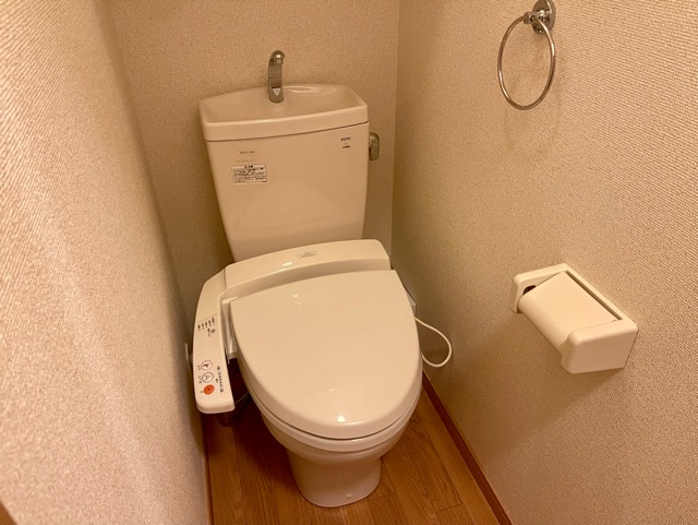 トイレ　設備・仕様は号室により異なる為、現況を優先いたします。