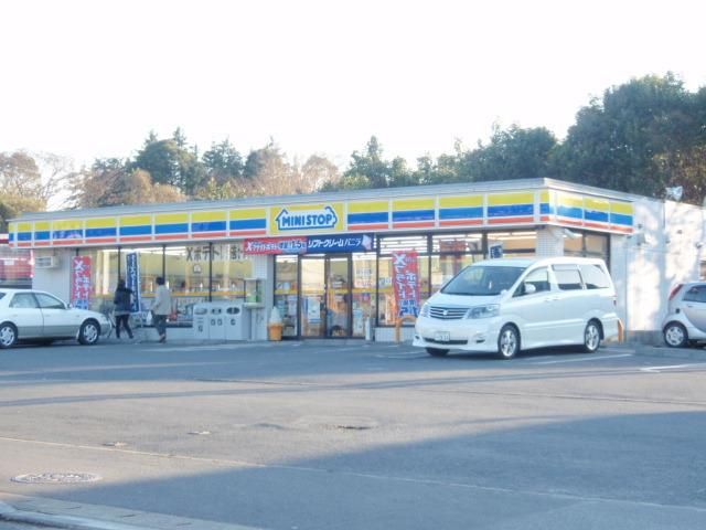 コンビニ　ミニストップ（コンビニ）まで670m
