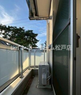 バルコニー　外からの目が気にならないバルコニーで洗濯物が干せます