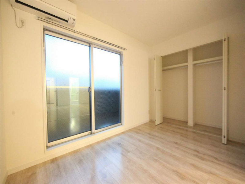 バルコニー　洋室5.4帖　南面バルコニー