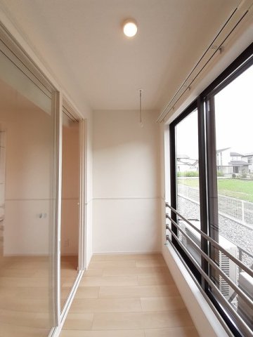 バルコニー　こちらサンルームになります