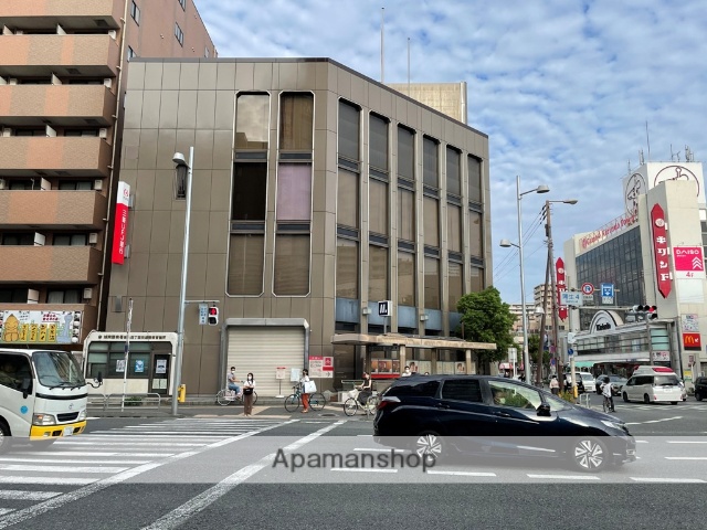 銀行　（株）三菱ＵＦＪ銀行／城東支店（銀行）まで597m