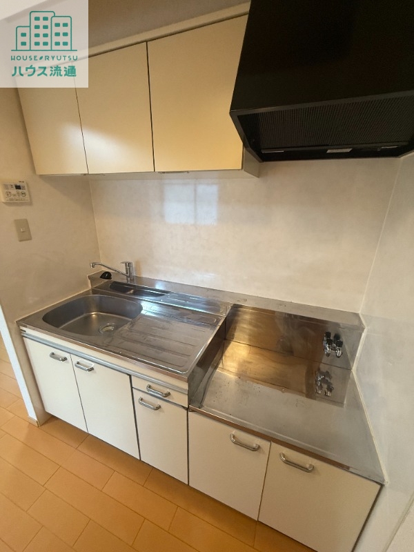 キッチン　※写真は別号室
