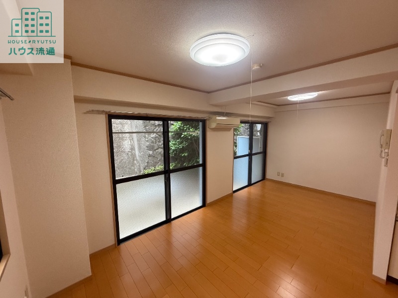 居室・リビング　※写真は別号室