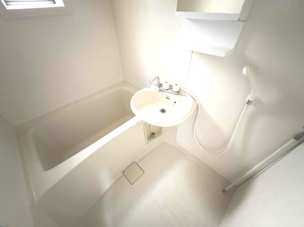 バス・シャワールーム　ゆったり過ごせるお風呂です