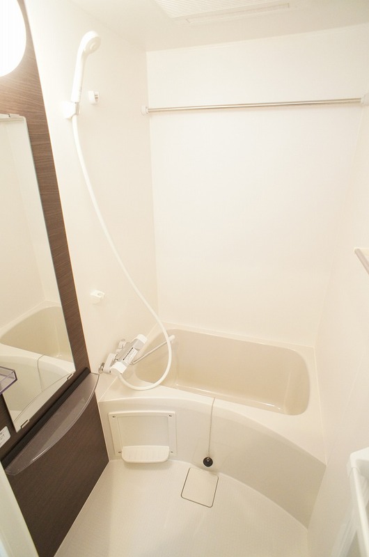 バス・シャワールーム　お風呂で日々の疲れを落としましょう