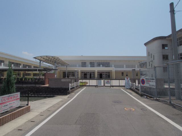 小学校　小城市立芦刈小学校（小学校）まで756m