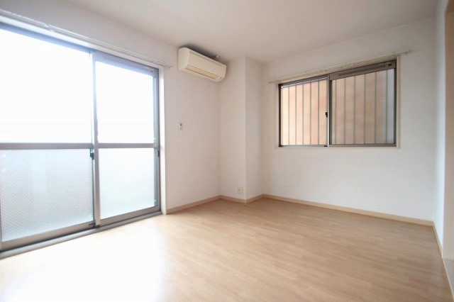 その他部屋・スペース　別号室の写真です（反転）