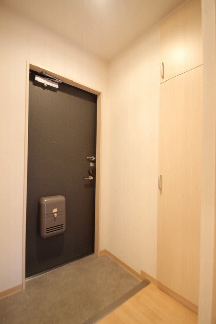 玄関　別号室の写真です（反転）