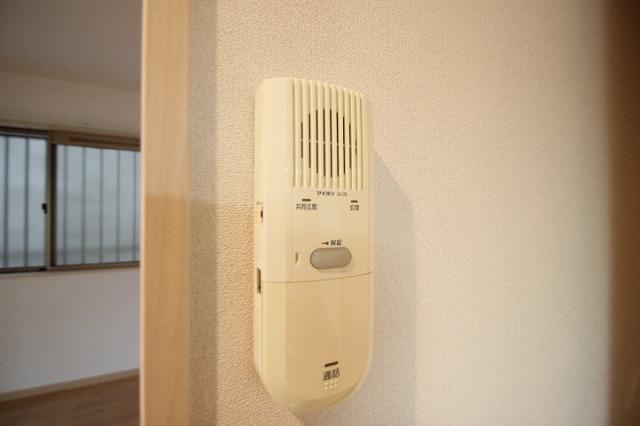 セキュリティ　別号室の写真です（反転）