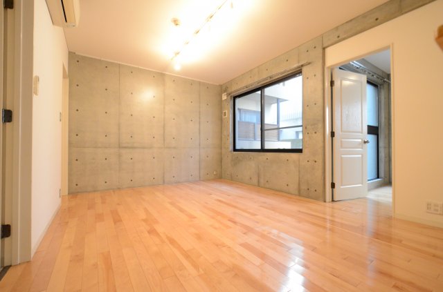 居室・リビング　洋室は約14帖。