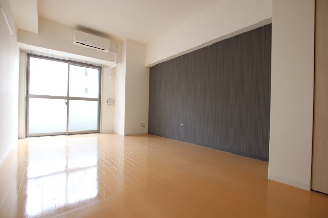 居室・リビング　同タイプ６０１号室