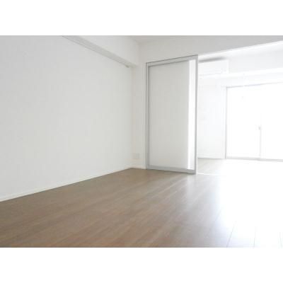 居室・リビング　内観1