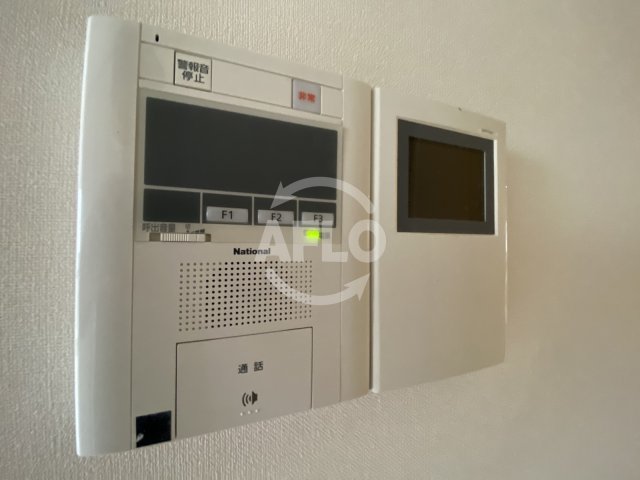 セキュリティ　ルチューレ西梅田　TVモニター付きインターホン