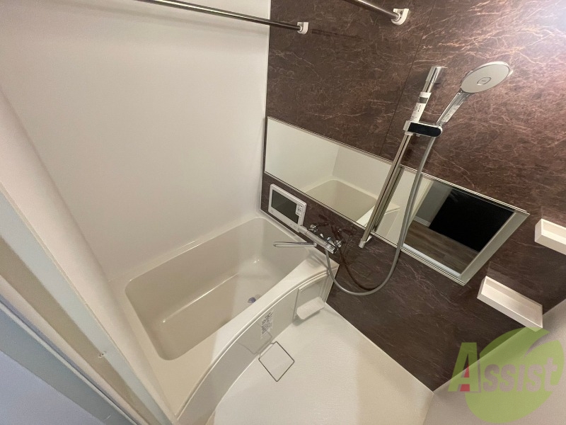 バス・シャワールーム　お風呂になります。一日の疲れを癒してくださいね。