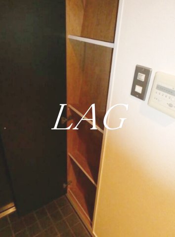 玄関　玄関です。