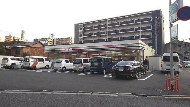 コンビニ　セブンイレブン小倉昭和町店（コンビニ）まで129m