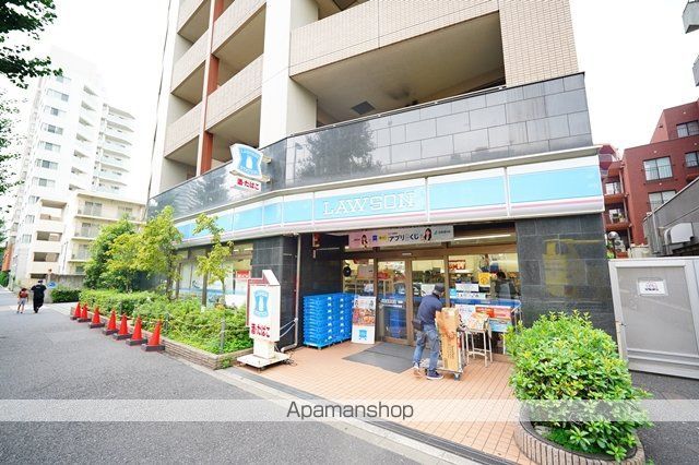 コンビニ　ローソン（コンビニ）まで3m