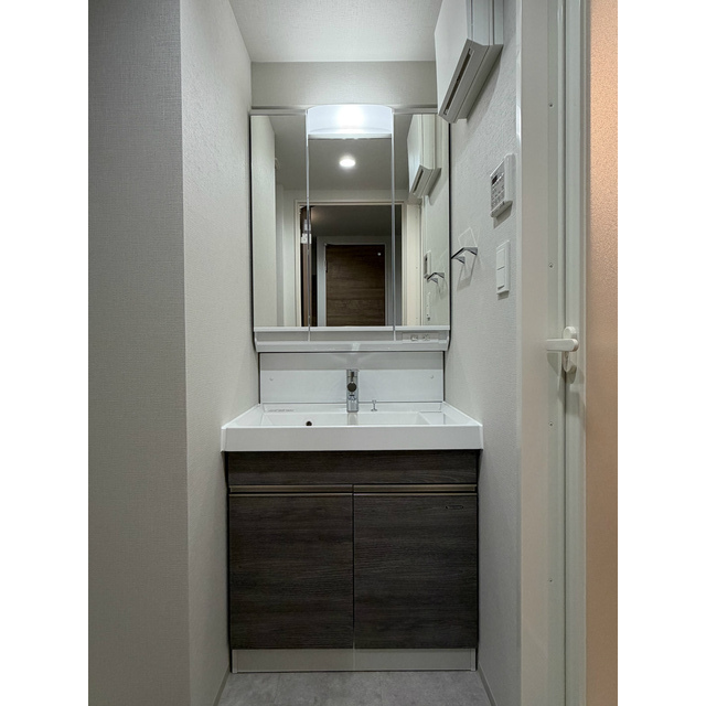 洗面設備　洗面化粧台