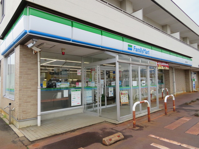 コンビニ　ファミリーマート長岡中沢町店（コンビニ）まで1264m