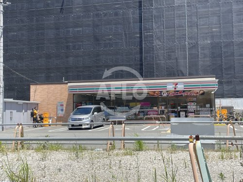 コンビニ　セブン-イレブン 大阪三国本町3丁目店（コンビニ）まで200m