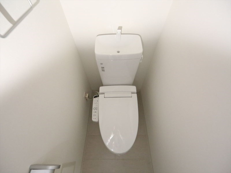 トイレ　温水洗浄暖房便座付トイレ