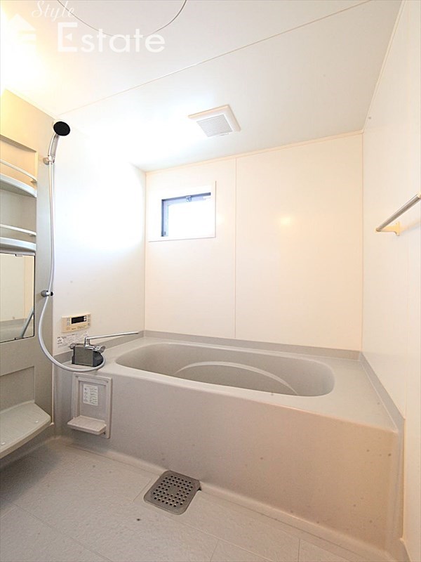 バス・シャワールーム　バスルーム