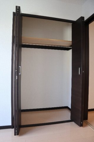 収納　お洋服もたくさんしまえますよ