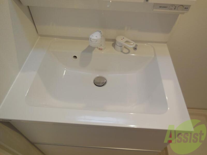 洗面設備　独立洗面台があります、朝の身支度もバッチリ