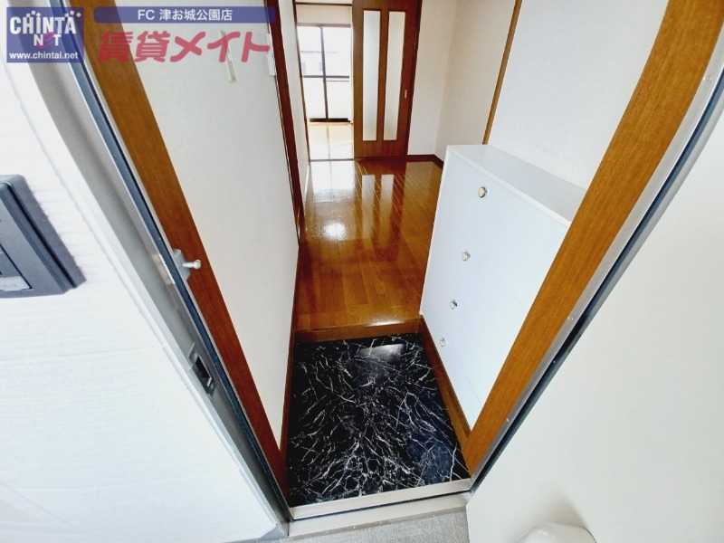 玄関　同型別部屋写真