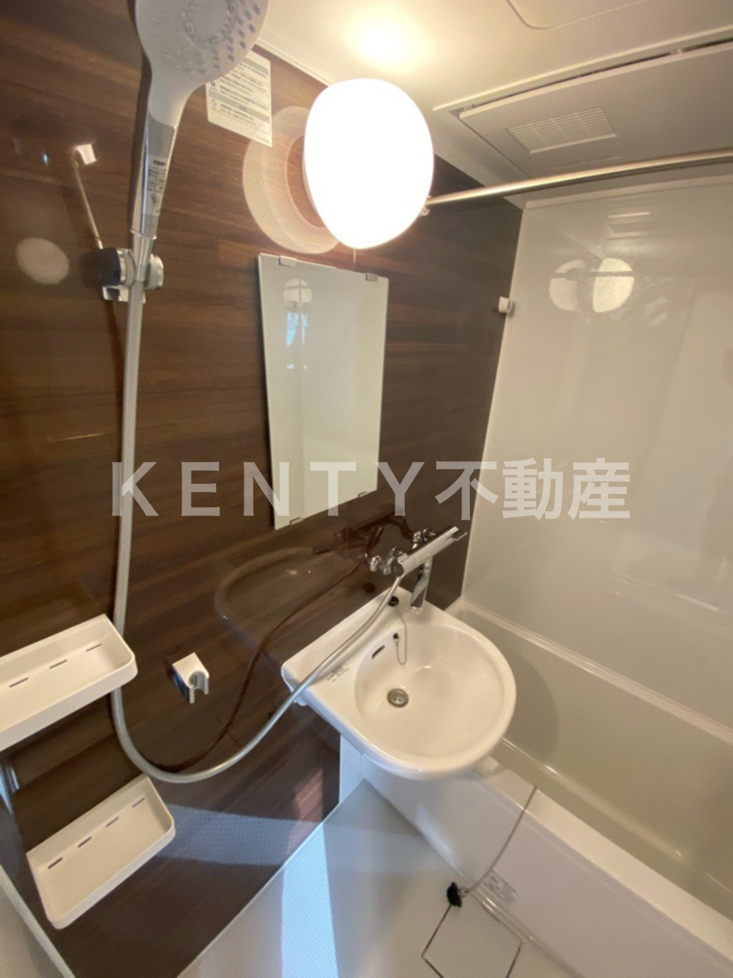 洗面設備　スペースが確保できる洗面所です