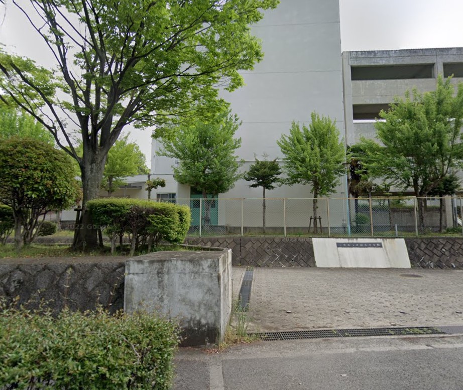 小学校　豊中市立北緑丘小学校（小学校）まで931m