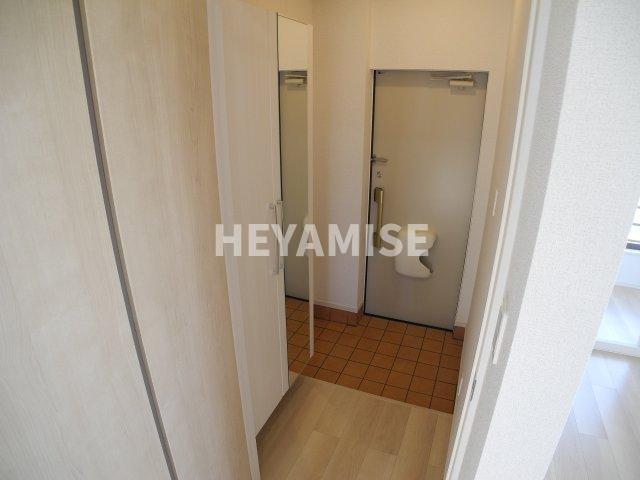 玄関　※室内画像は別号室のもの