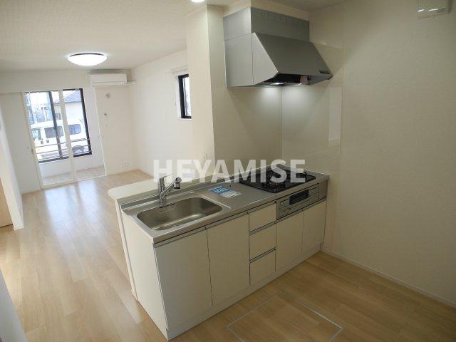 キッチン　※室内画像は別号室のもの