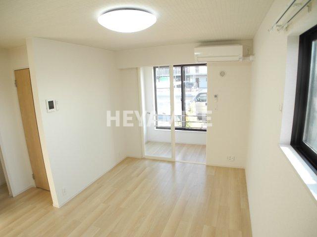 居室・リビング　※室内画像は別号室のもの