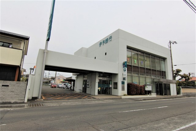 銀行　伊予銀行椿支店（銀行）まで520m