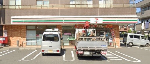 コンビニ　セブンイレブン横浜瀬谷駅北口店（コンビニ）まで296m