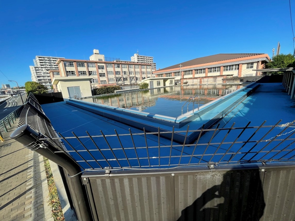 中学校　福岡市立内浜中学校（中学校）まで124m