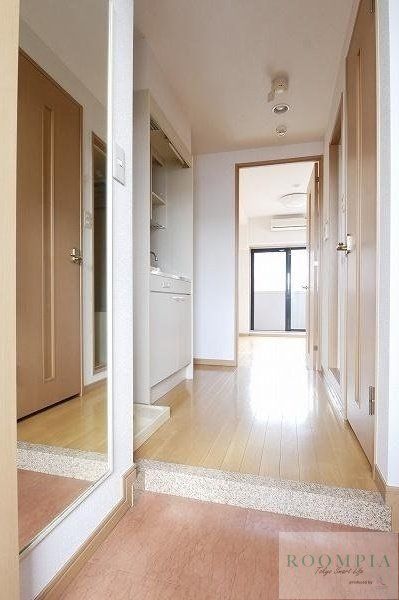 玄関　リビング/居室