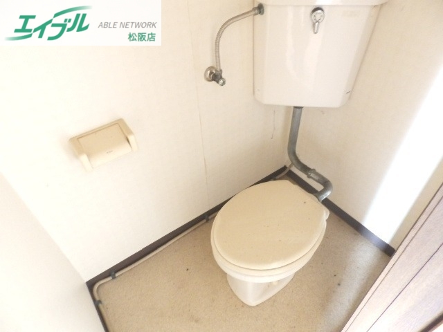 トイレ　同物件別部屋のお写真です