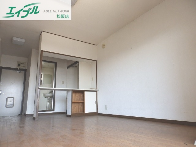 居室・リビング　同物件別部屋のお写真です