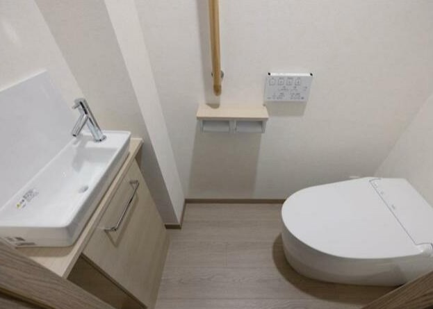 トイレ　同タイプ参考写真