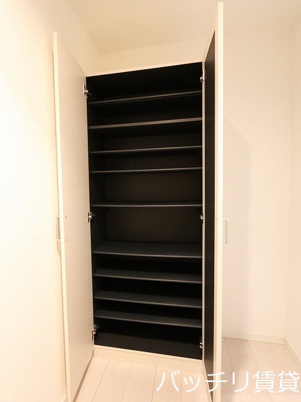 玄関　画像は同シリーズタイプの為、参考写真になります。