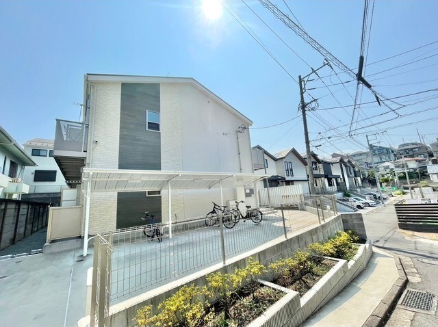 エントランス　お洒落な建物デザイン♪