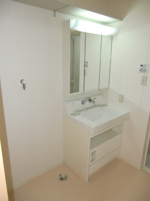 洗面設備　同仕様