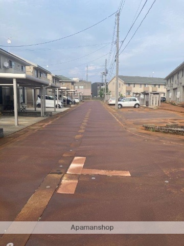 その他　前面道路（その他）まで0m