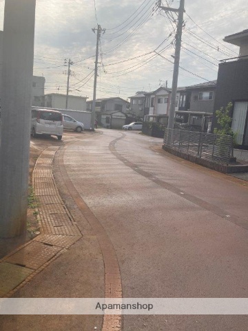 その他　前面道路（その他）まで0m