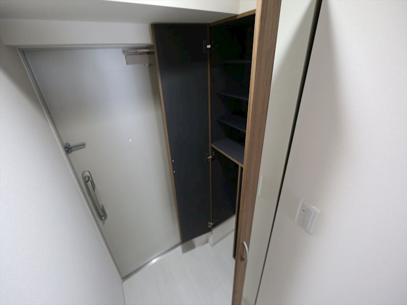 玄関　玄関　シューズボックス