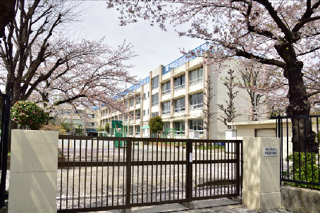 小学校　葛飾区立西亀有小学校（小学校）まで348m