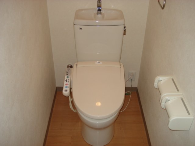 トイレ　シャワー付トイレ